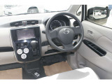安全に、快適に、使いさすさを考え抜いた運転席となっております。