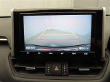 バックモニターを装備しています。車庫入れ時等に車両後方が確認出来るのでとても便利です。