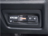 【ETC2.0】有料道路の料金所をスムーズに通過できるのはもちろん、渋滞回避や安全運転もサポートする次世代型ETC車載器。リアルタイムで情報を入手し、音声でご案内します。