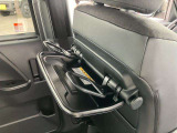 ドリンクホルダー付シートバックテーブル!車で食事をとるときやダブレットを使用する時などにあると便利!