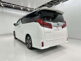 荷物をたっぷり載せて広々ドライビング♪夏でも冬でも、アウトドアやショッピングを思い切り楽しみましょう!