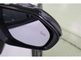 BSMを装備。さらに、後退時車両検知警報【RCTA】を搭載しています。バックで出庫する際に左右から接近する車両を検知し、ミラーのインジケーターの点滅と警報音で警告して安全確認をサポートしてくれます。