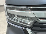 LEDヘッドライトは、点灯の瞬間から最大光量を発揮し、突然暗くなるトンネルなどでの安定感を高めます。
