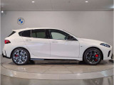 ご納車後も全国約200拠店のBMW正規ディーラーサービス工場にて保証対応いたします。お近くのBMW正規ディーラーをご案内の上、アフターメンテナンスをお受け頂けますので、安心してお乗りいただけます!!