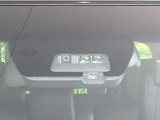 【三菱e-Assist】走行中に前方の車両等を認識し、衝突しそうな時は警報とブレーキで衝突回避と被害軽減をアシスト。より安全にドライブをお楽しみいただけます。