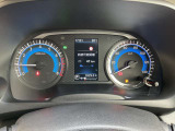 視認性の高いメーターで運転情報を的確に把握できます!