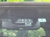 【トヨタセーフティセンス】走行中に前方の車両等を認識し、衝突しそうな時は警報とブレーキで衝突回避と被害軽減をアシスト。より安全にドライブをお楽しみいただけます。