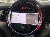 ●Apple Car Play:スマホとの有線接続で、ナビ・オーディオ再生などスマホのアプリ機能が画面でも使える便利機能です!