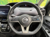 【純正革巻きステアリング】上質な革を使用することで、手にしっかり馴染みとても運転しやすいハンドルです♪