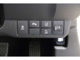 ホンダセンシング搭載!誤発進抑制機能・路外逸脱抑制機能・歩行者事故低減ステアリング・車線維持支援システム・先進車発進お知らせ機能など多彩な先進安全機能でより安全で快適なドライブを支援します。