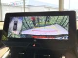 【パノラミックビューモニター】専用のカメラにより、上から見下ろしたような視点で360度クルマの周囲を確認することができます☆死角部分も確認しやすく、狭い場所での切り返しや駐車もスムーズに行えます。