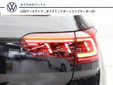 流れるリヤウィンカー付きです。スタイリッシュと高級感を演出します。