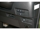 両側電動&左側ハンズフリードア電動スライドドアも運転席から操作できます。ビルドインタイプのETC車載器がスッキリと収まっています。