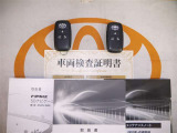 スマートキー付。取扱説明書とメンテナンスノートもあります☆品質評価シート付いてます!トヨタ認定中古車ライト!!