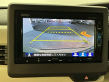 リアカメラ装備、運転に自信のない方でも安心して車庫入れができるリバース連動リアカメラが装着されています。狭い駐車場はもちろん、雨の日や夜間でもストレスなく運転していただけます。