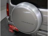 もちろんスペアタイヤや車載工具も完備☆ 万が一のパンクに備えて使用方法もお伝えします!