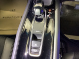停車中にブレーキペダルを踏み続けなくてもブレーキ保持ができるオートマチックブレーキホールド機能です。