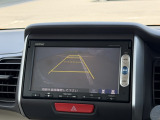 駐車時に便利なバックカメラを装備しています。