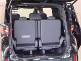 荷室はシートアレンジを行うことで広い荷室にすることが可能です 様々なシーンで活躍できますね