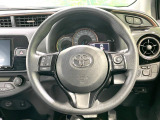 インテリアに合わせたデザインのステアリングは、運転される方のことも考え、運転しやすい形状、大きさです。是非一度、実際に触ってお確かめください。