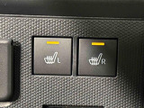 寒い日のドライブを快適にする運転席&助手席シートヒーターが付いてます。その隣にはアクセサリーソケット(12V/120W)も装備されています。