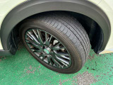 タイヤサイズは205/55R17です。日産純正アルミ装着です☆