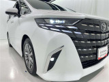 フォグランプ装着車です。暗い夜道の車両前方を明るく照らします