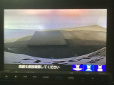 【バックカメラ】運転が苦手な方も車庫入れラクラクです!ギアをリバースに入れれば自動的に切り換わりますので、面倒な操作は不要です♪狭い駐車場もお車を傷つけず安心ですね!
