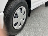 純正ホイールキャップ装着車になります♪