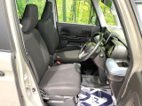 運転席シート廻りは使用感も少なく、良好な状態となっています。丁寧に使われていたことがよくわかりますね。