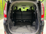 普段のお買い物や通勤、送迎等に十分な荷室スペースを確保しております。セカンドシートを倒すと、大きな荷物の積載も可能です♪