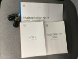 メンテナンスノート【点検整備記録簿・保証書】、取説も揃ってます。スマートキーはバッグなどにしまったままボタン操作でエンジンの始動・停止ができて大変便利です。
