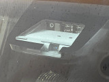 【トヨタセーフティセンス】走行中に前方の車両等を認識し、衝突しそうな時は警報とブレーキで衝突回避と被害軽減をアシスト。より安全にドライブをお楽しみいただけます。