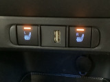 フロント両席にはシートヒーターが付いています!寒い日に便利な装備ですね。