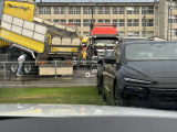 【ヘッドUPディスプレイ装備。】運転中や作業中など、視線を大きく動かさずに必要な情報を確認できます。
