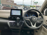 大きなガラスで視界が良く運転しやすいです