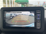 【バックモニター】後ろのカメラの映像をモニターに映し出すことができます!後方の見えない死角や、障害物との距離感をしっかり確認することができます!駐車が苦手な方におすすめです。