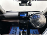 落ち着いたカラーの内装で、ゆったりと運転したい方に。