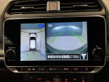 【アラウンドビューモニター】周囲を見渡せる映像で、スムースな駐車をサポートします