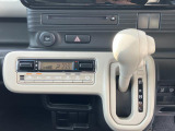 設定した温度に自動調整【オートエアコン】★車内を快適に保ちます♪足元すっきりの【インパネシフト】!