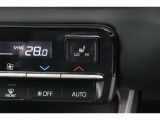 【シートヒーター】 シートの座面などヒーターで暖めてくれる。寒い冬には快適な機能