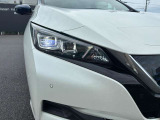 LEDヘッドライトは明るく暗い道も安心です。ロービームとハイビームを自動で切り替えてくれて便利なハイビームアシスト機能付き。