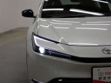 シャープな目つきが印象的!明るく省電力なLEDヘッドランプ装備