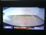 バックモニター付き。 車両後方の映像が画面に表示されるので、車庫入れが苦手な人も安心です。ただし、目視確認もお忘れなくお願いいたします。