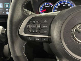 【ステアリングスイッチ】運転中に視線を前に向けたまま画面の操作できます。