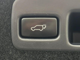 【パワーバックドア】スマートキーや運転席のボタンを押すだけでリアゲートが自動で開閉します!荷物を持っている時や、高い位置にあるバックドアを閉める際に便利な機能です♪
