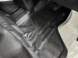 フロアマットは付いてませんのでお買い求めください。