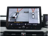 パノラミックビューモニター装備!サイドビュー・車両に取り付けたフロント、サイド、バックカメラの映像を合成して画面上に表示させることで、低速時の運転を補助する装置です。