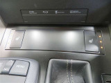 シート表面を直接温める「シートヒーター」で、寒い時期のドライブも快適です。
