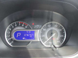 運転席のスピードメーターになります。明るく見やすく安全快適なドライブを楽しめます。